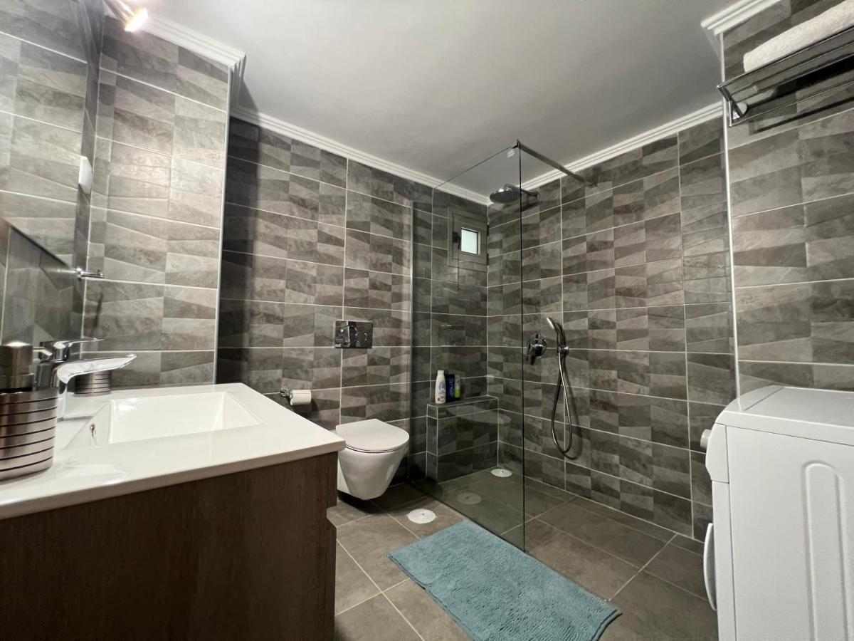 Spacious And Beautiful House Piraeus Bagian luar foto