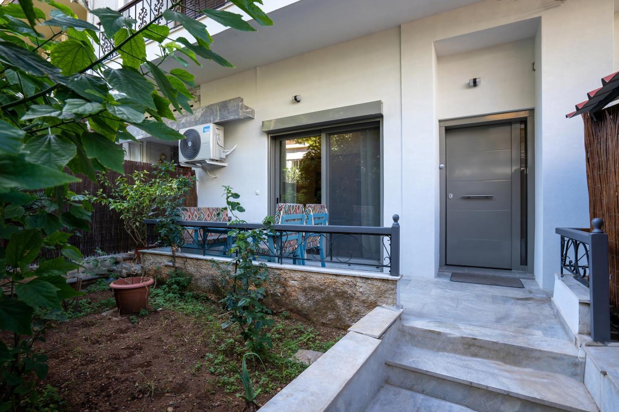 Spacious And Beautiful House Piraeus Bagian luar foto